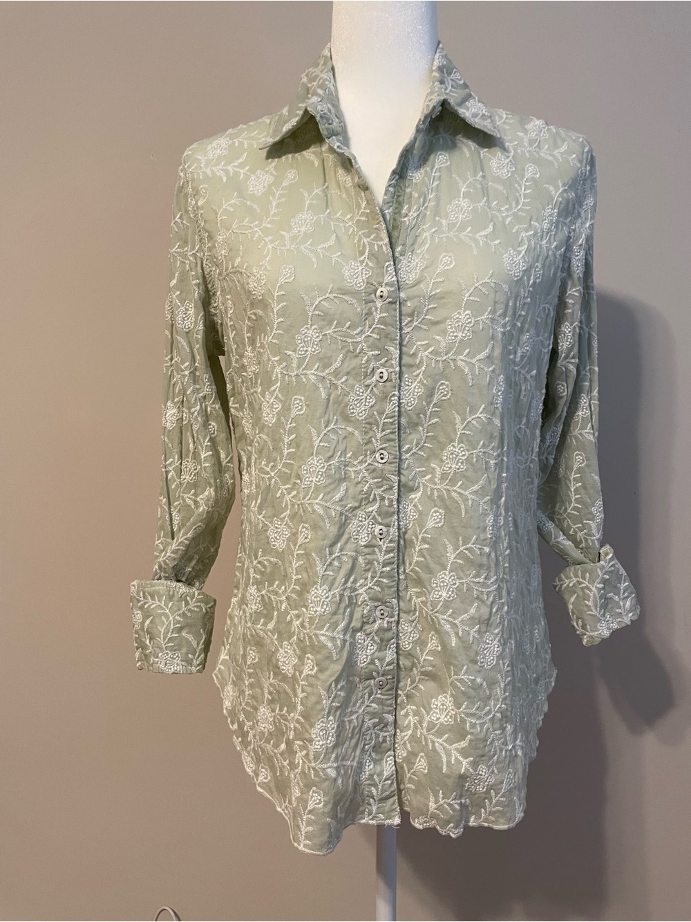 Cino Pale Green Embroidered Button-Front Women's Shirt